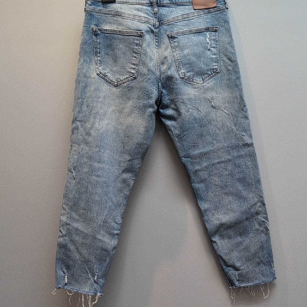 Distressed Blue Jeans - Picture 4 of 5